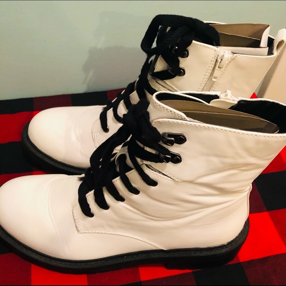 NIB Steve Madden NYC Combat Boots - Picture 5 of 10